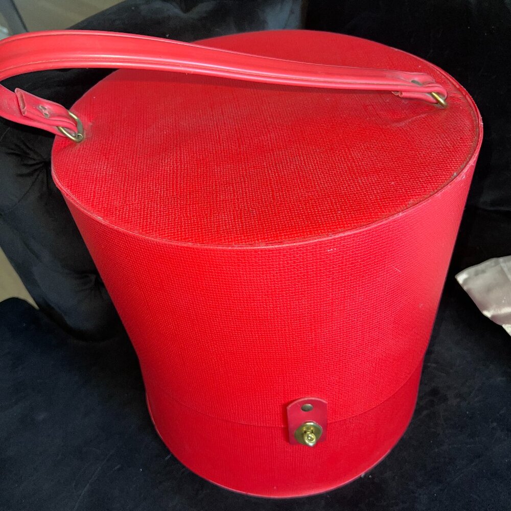 1950s Vintage Hat Box Wig Storage - Red - Picture 2 of 15
